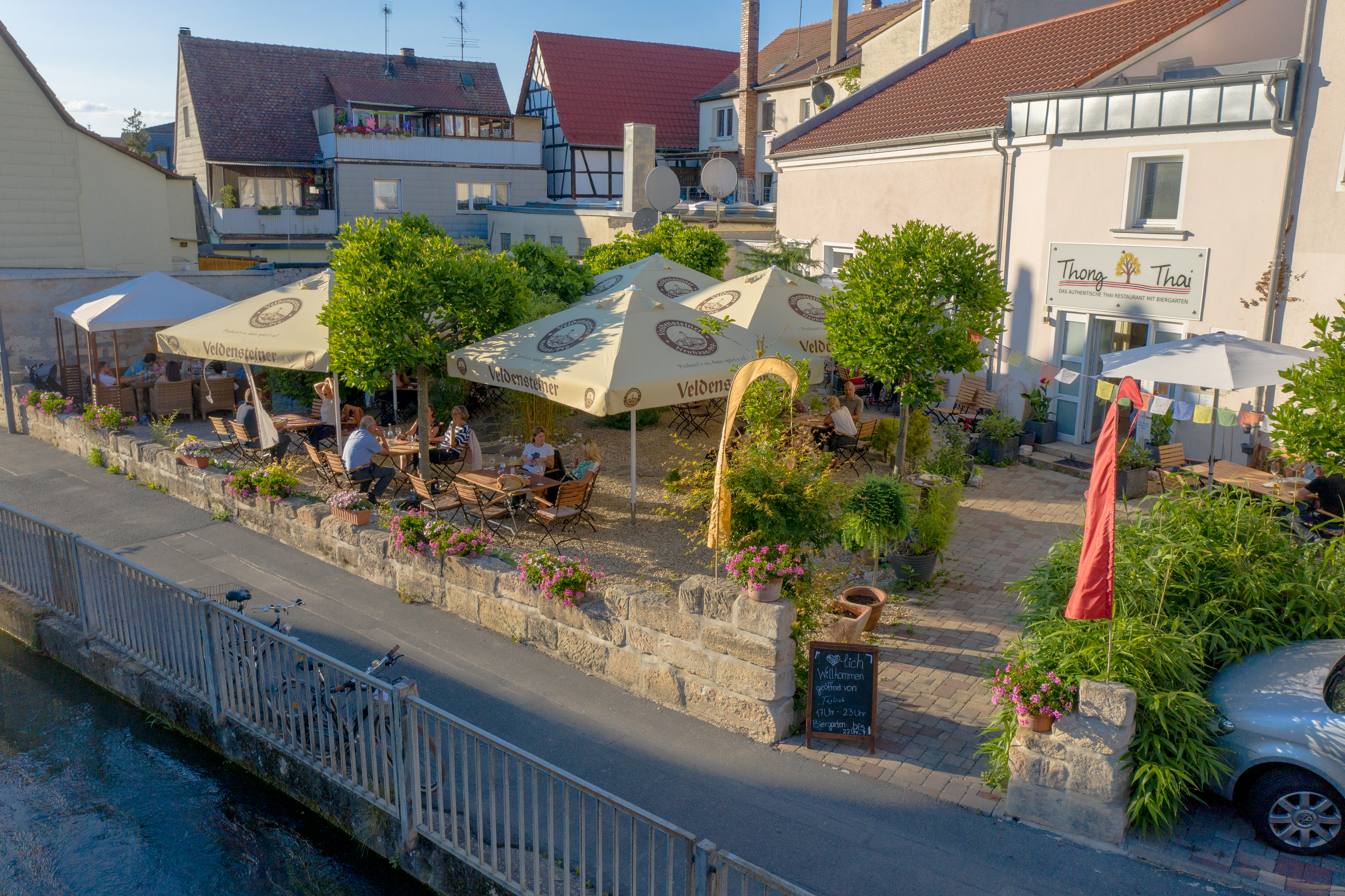 Thong Thai Biergarten von oben